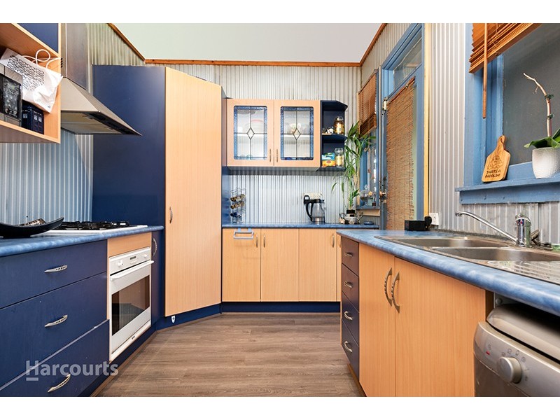 24 London Street, Berkeley NSW 2506