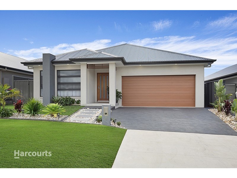 11 Meander Drive, Calderwood NSW 2527