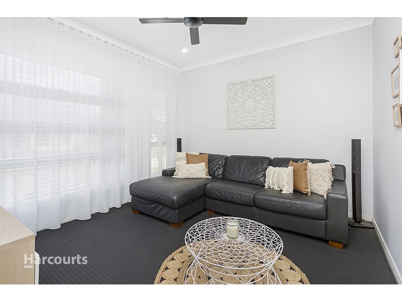 11 Meander Drive, Calderwood NSW 2527