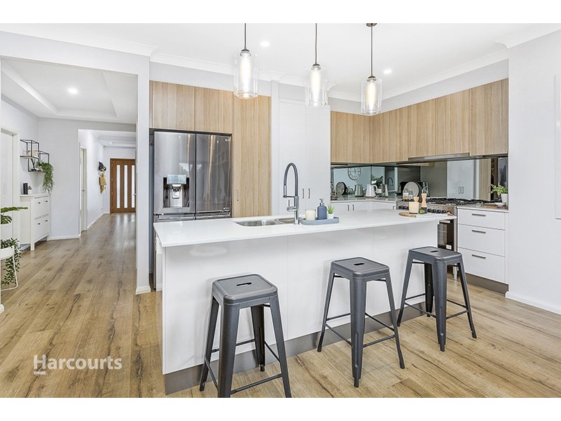 11 Meander Drive, Calderwood NSW 2527