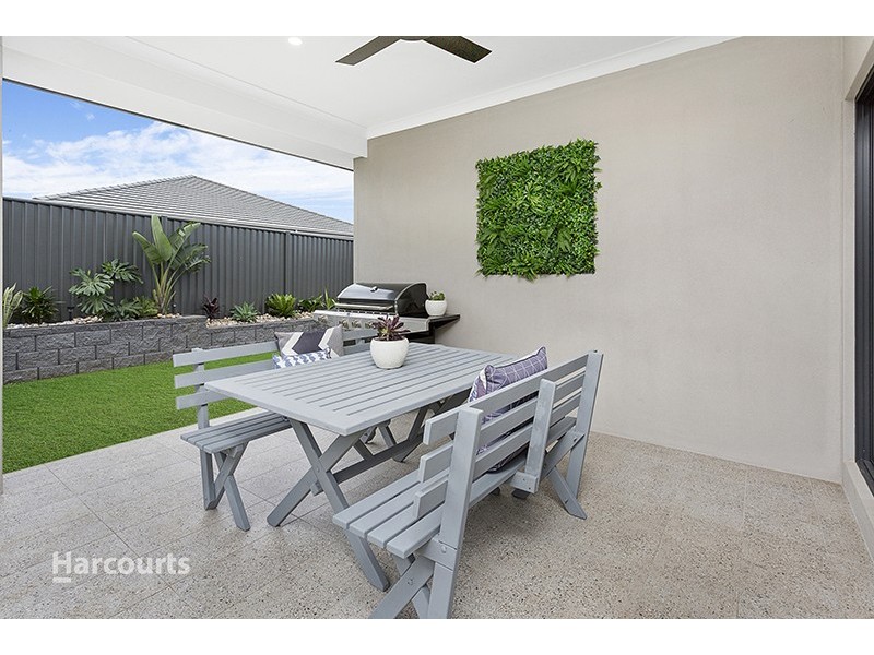 11 Meander Drive, Calderwood NSW 2527