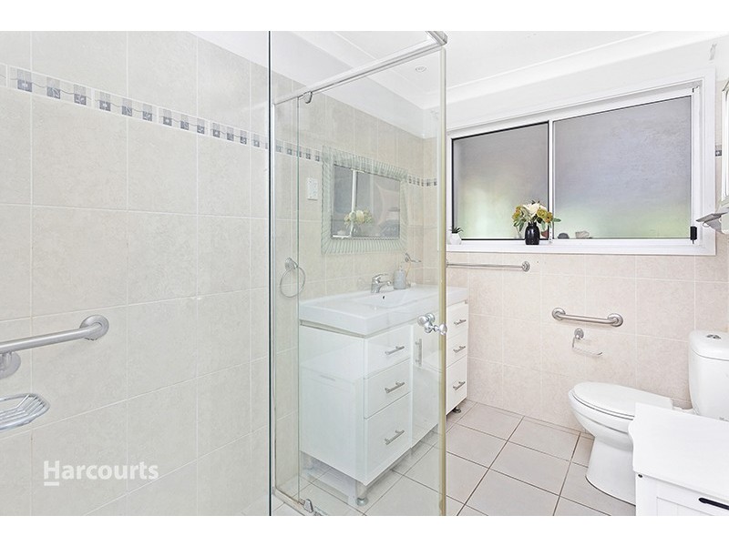 11 Ribbonwood Place, Albion Park Rail NSW 2527