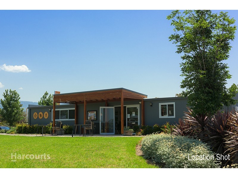 12 Farmgate Crescent, Calderwood NSW 2527