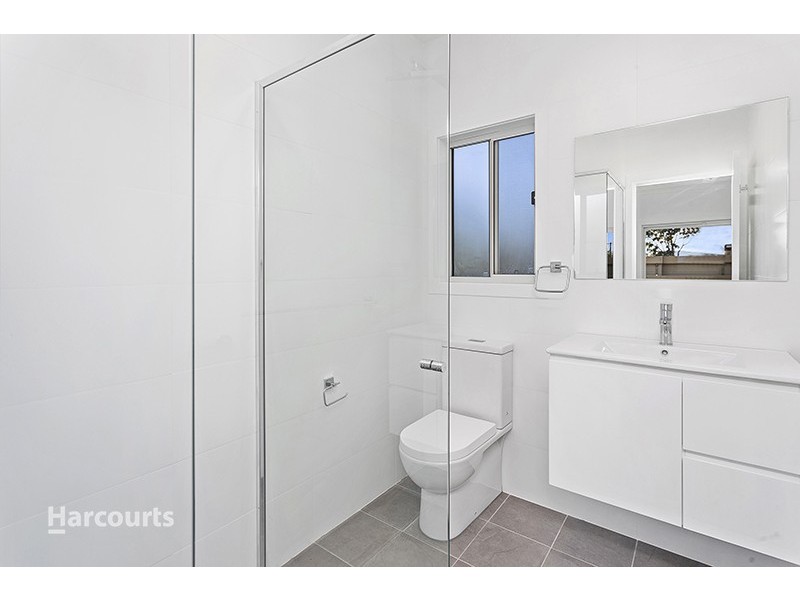 11 Reid Street, Oak Flats NSW 2529