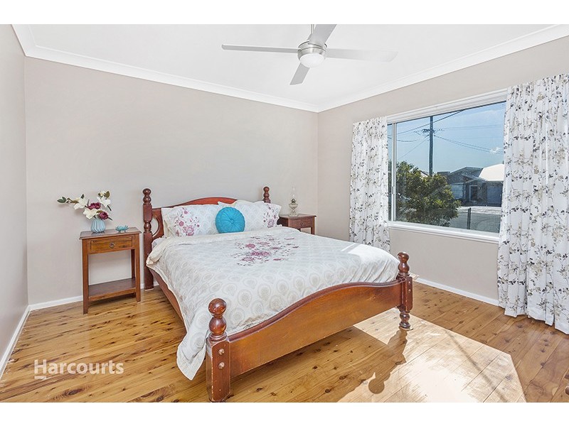 51 Addison Avenue, Lake Illawarra NSW 2528