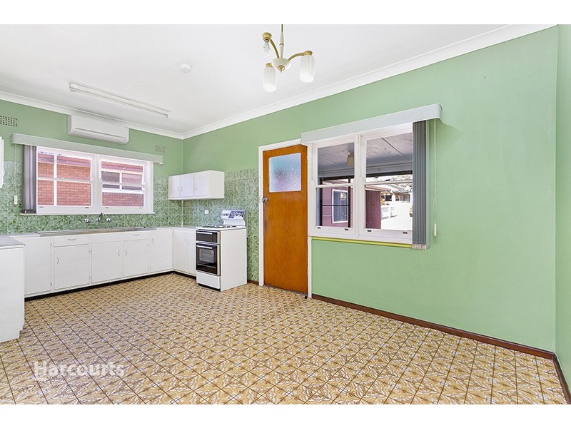 83 Parkes Street, Oak Flats NSW 2529