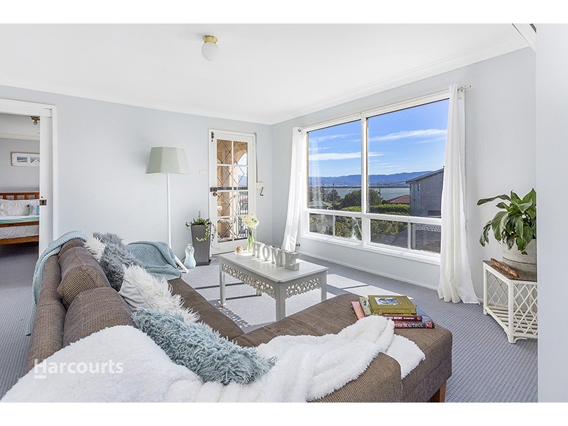 18 Gray Avenue, Mount Warrigal NSW 2528