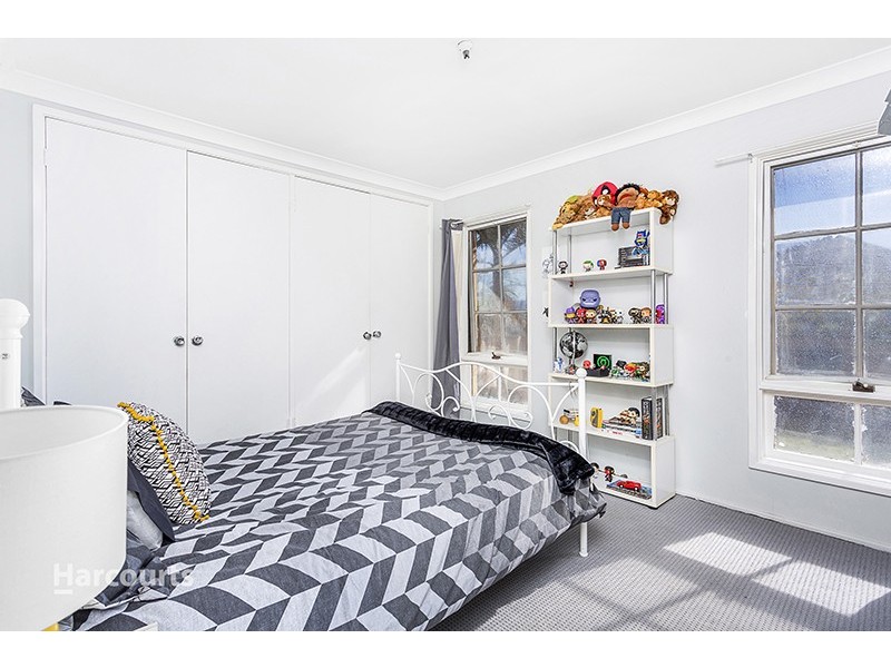 18 Gray Avenue, Mount Warrigal NSW 2528