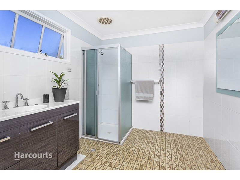 18 Gray Avenue, Mount Warrigal NSW 2528