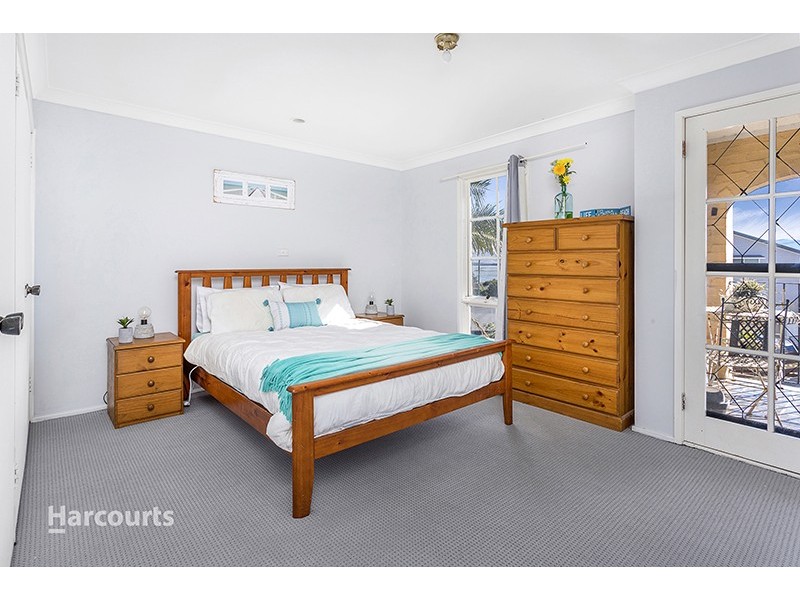 18 Gray Avenue, Mount Warrigal NSW 2528