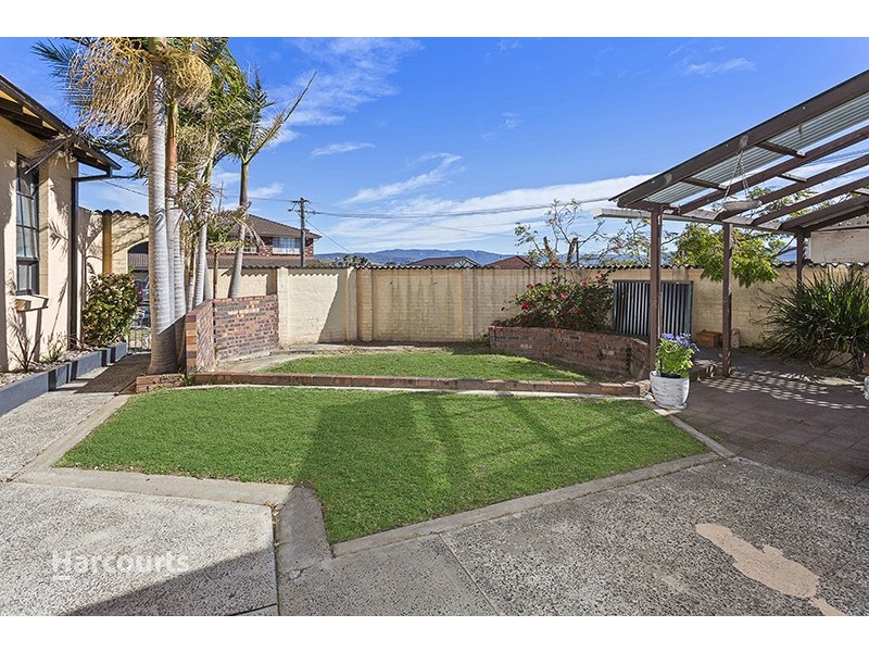18 Gray Avenue, Mount Warrigal NSW 2528