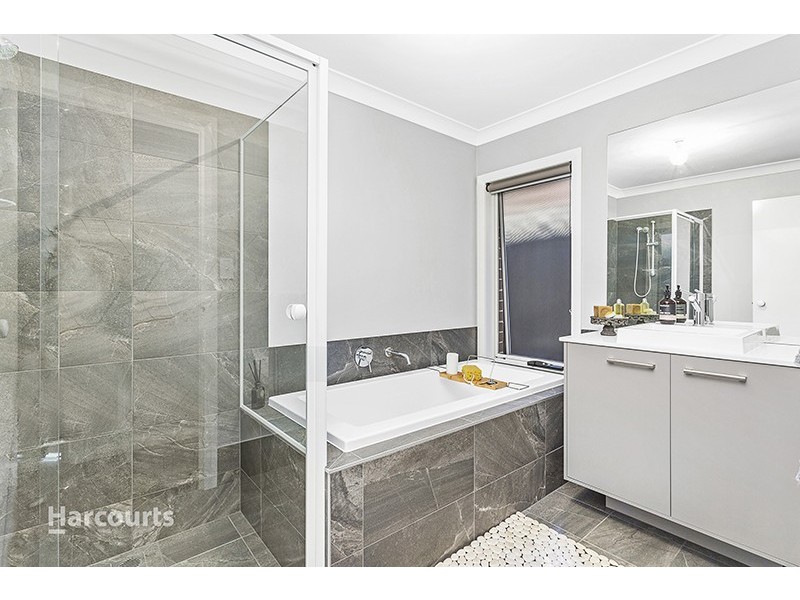 80 Yellow Rock Road, Tullimbar NSW 2527