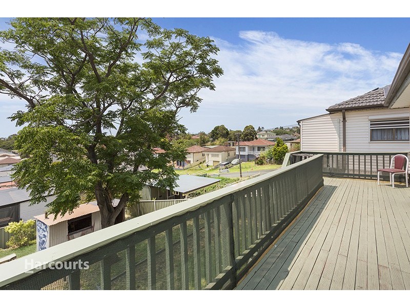 35 Lake Avenue, Cringila NSW 2502