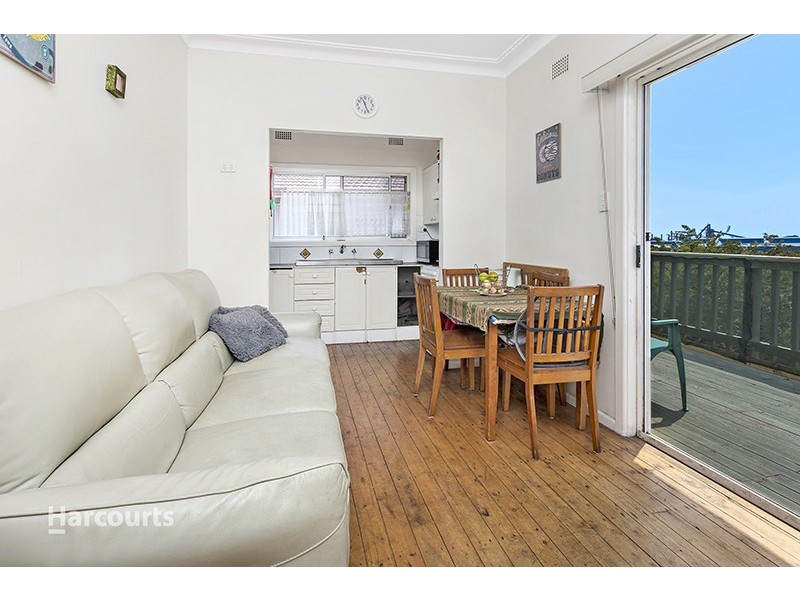 35 Lake Avenue, Cringila NSW 2502