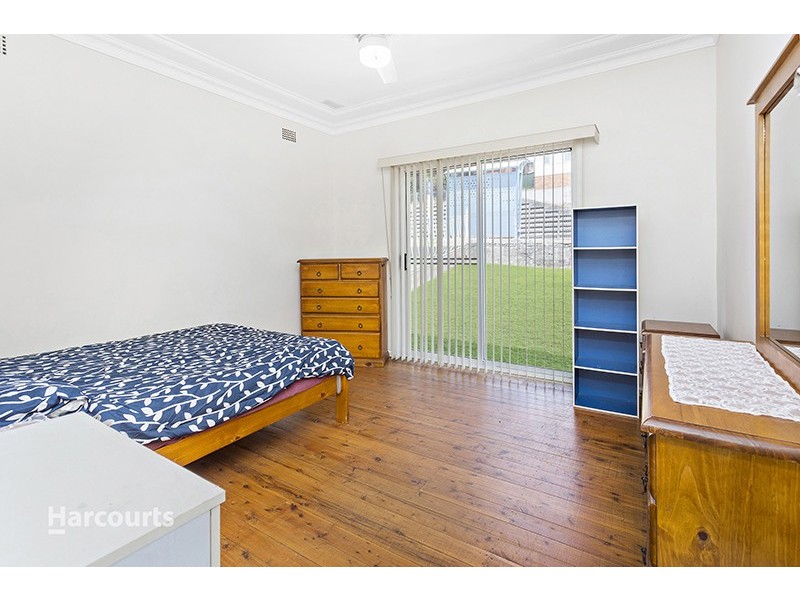 35 Lake Avenue, Cringila NSW 2502