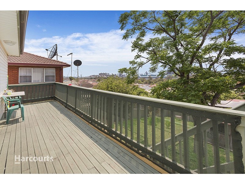 35 Lake Avenue, Cringila NSW 2502