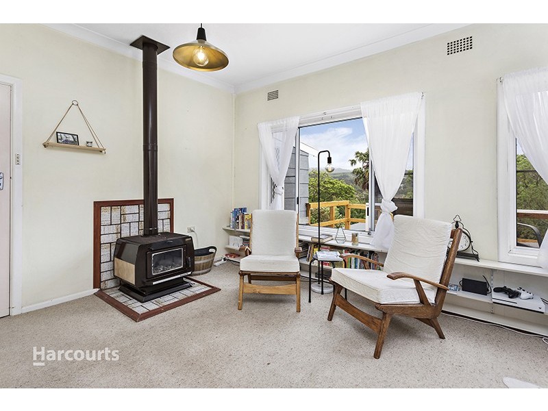 60 Waples Road, Unanderra NSW 2526