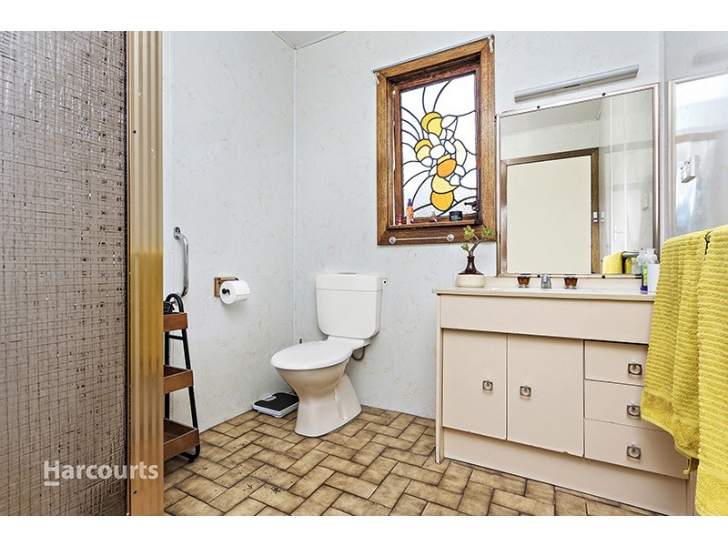 60 Waples Road, Unanderra NSW 2526