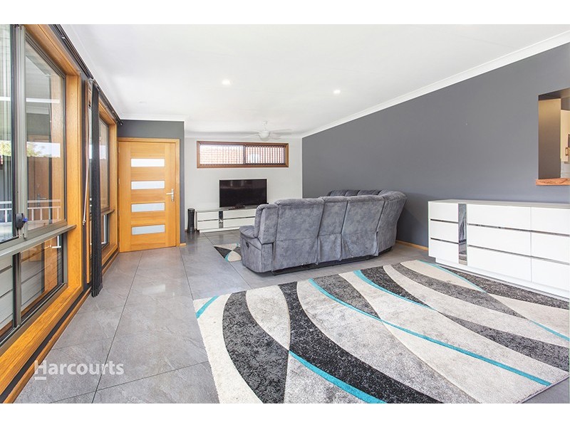 7 Churchill Avenue, Warrawong NSW 2502