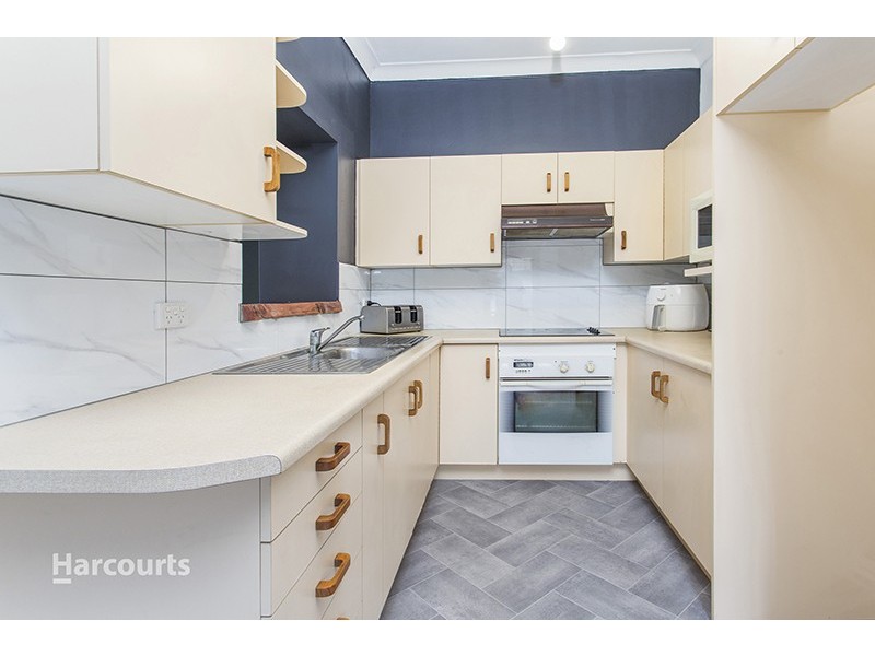 7 Churchill Avenue, Warrawong NSW 2502