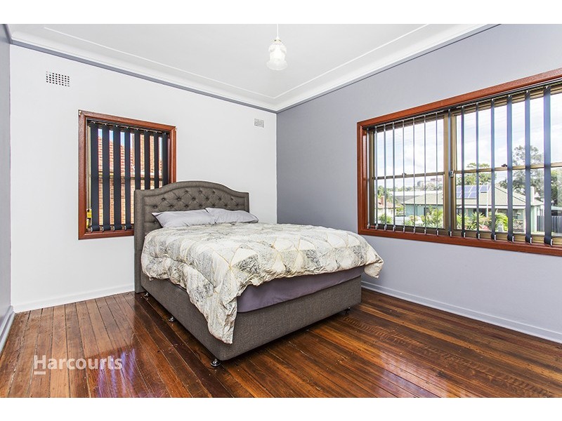 7 Churchill Avenue, Warrawong NSW 2502