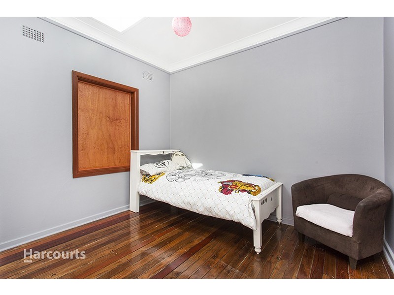 7 Churchill Avenue, Warrawong NSW 2502