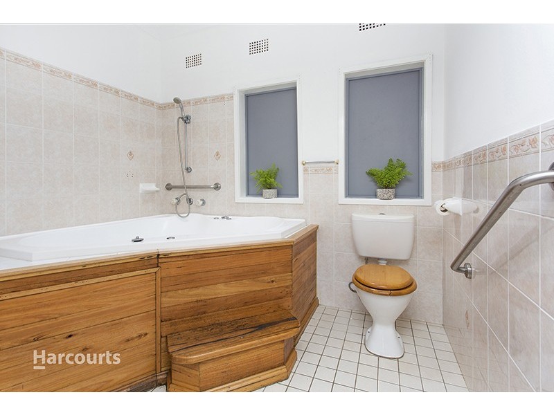 7 Churchill Avenue, Warrawong NSW 2502