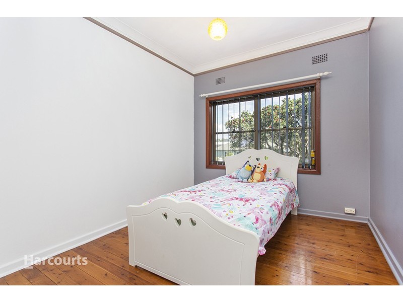 7 Churchill Avenue, Warrawong NSW 2502