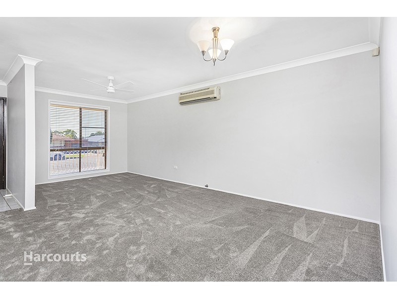 8 Hughes Drive, Albion Park NSW 2527