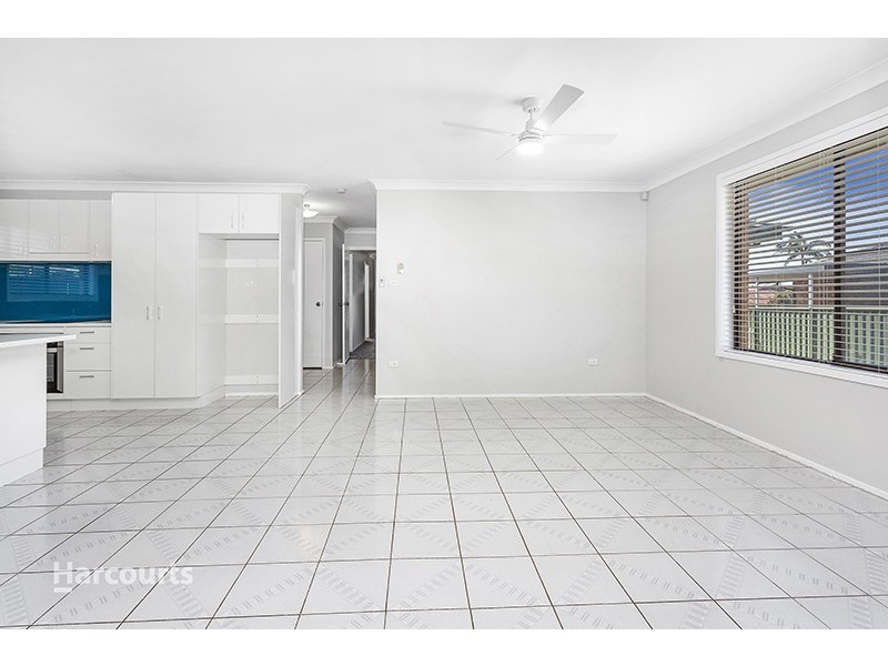 8 Hughes Drive, Albion Park NSW 2527