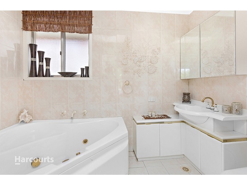 24 Jacaranda Crescent, Albion Park Rail NSW 2527