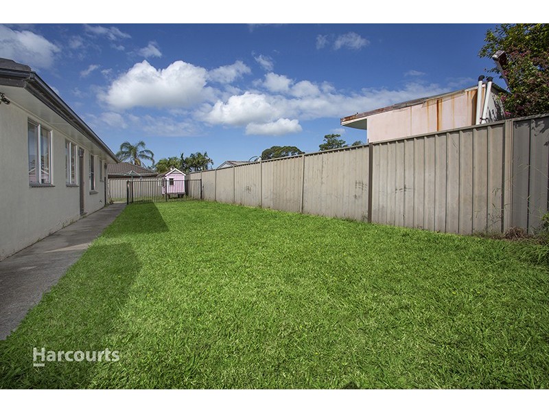 24 Jacaranda Crescent, Albion Park Rail NSW 2527