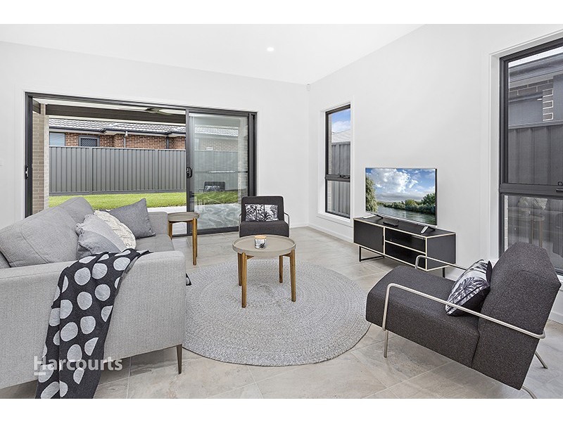 31 Farmgate Crescent, Calderwood NSW 2527