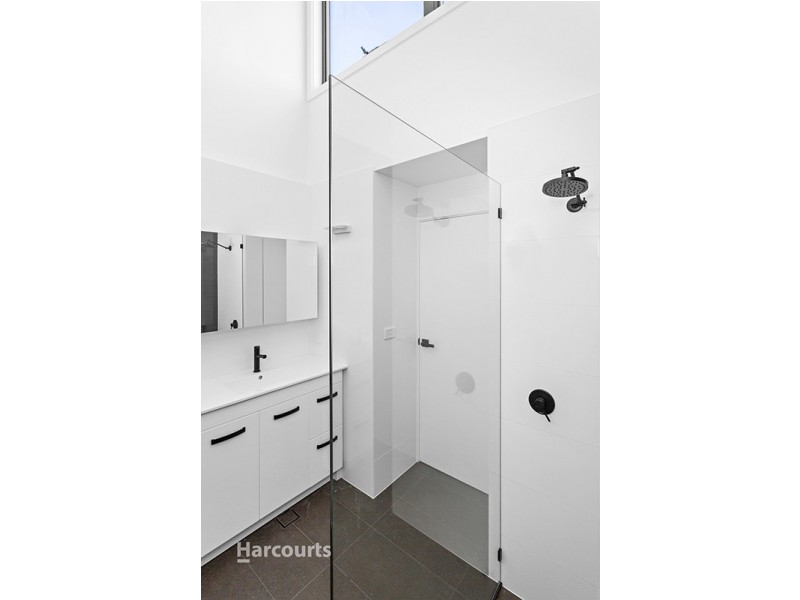 1/8 Ocean Beach Drive, Shellharbour NSW 2529