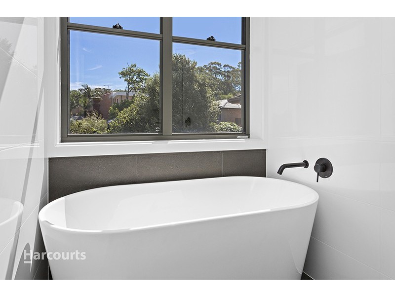 1/8 Ocean Beach Drive, Shellharbour NSW 2529