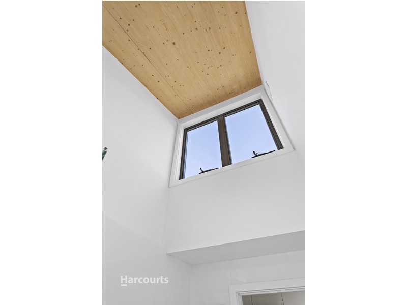 1/8 Ocean Beach Drive, Shellharbour NSW 2529