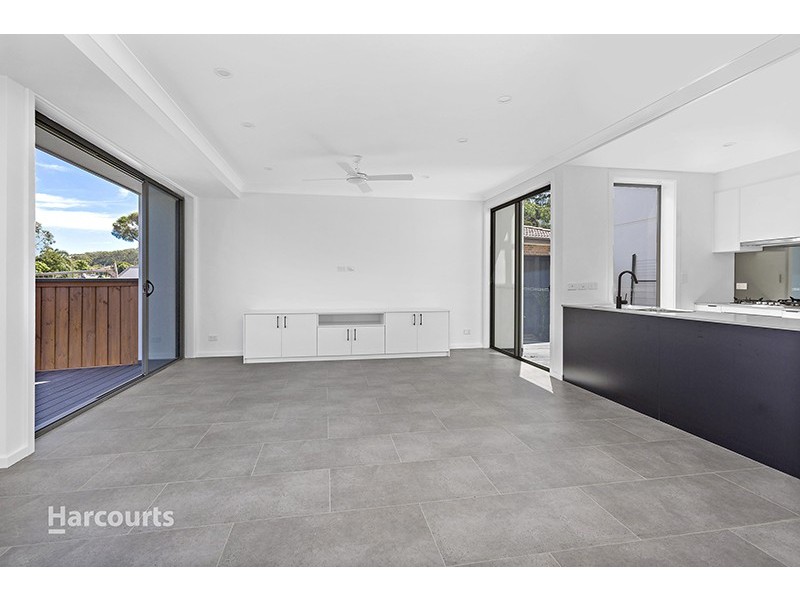 3/8 Ocean Beach Drive, Shellharbour NSW 2529