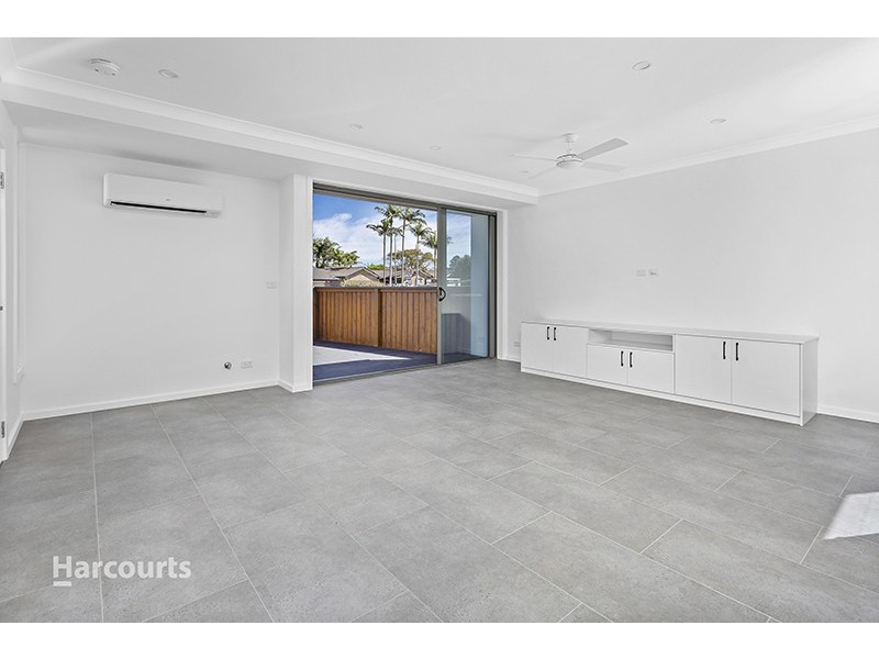 3/8 Ocean Beach Drive, Shellharbour NSW 2529