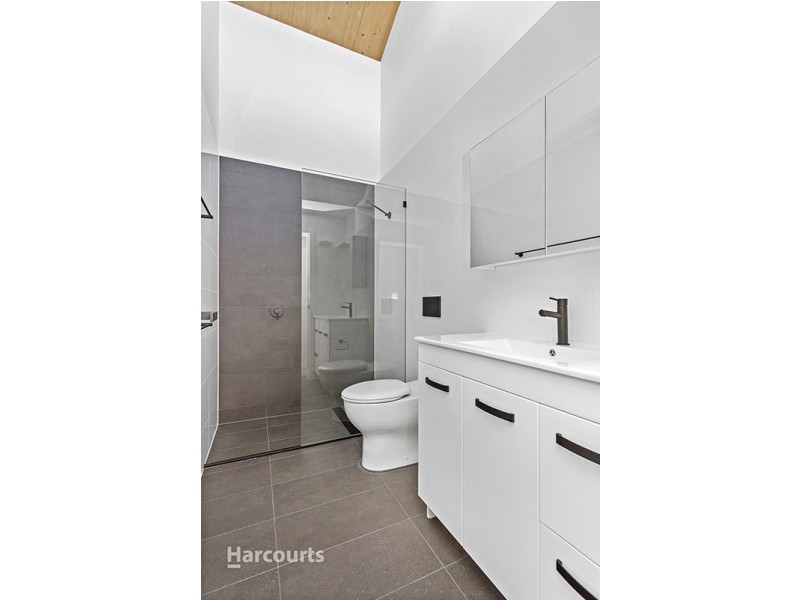 3/8 Ocean Beach Drive, Shellharbour NSW 2529