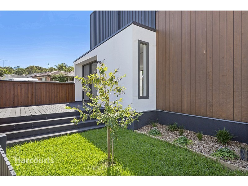 3/8 Ocean Beach Drive, Shellharbour NSW 2529