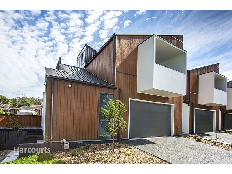 3/8 Ocean Beach Drive, Shellharbour NSW 2529