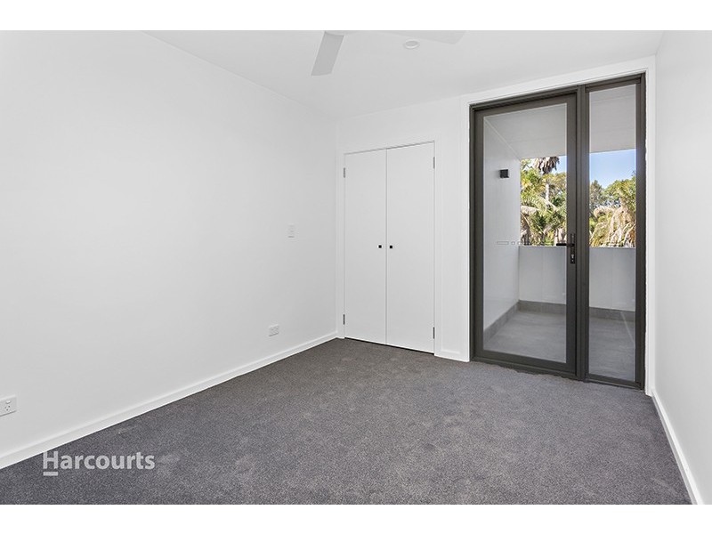 2/8 Ocean Beach Drive, Shellharbour NSW 2529