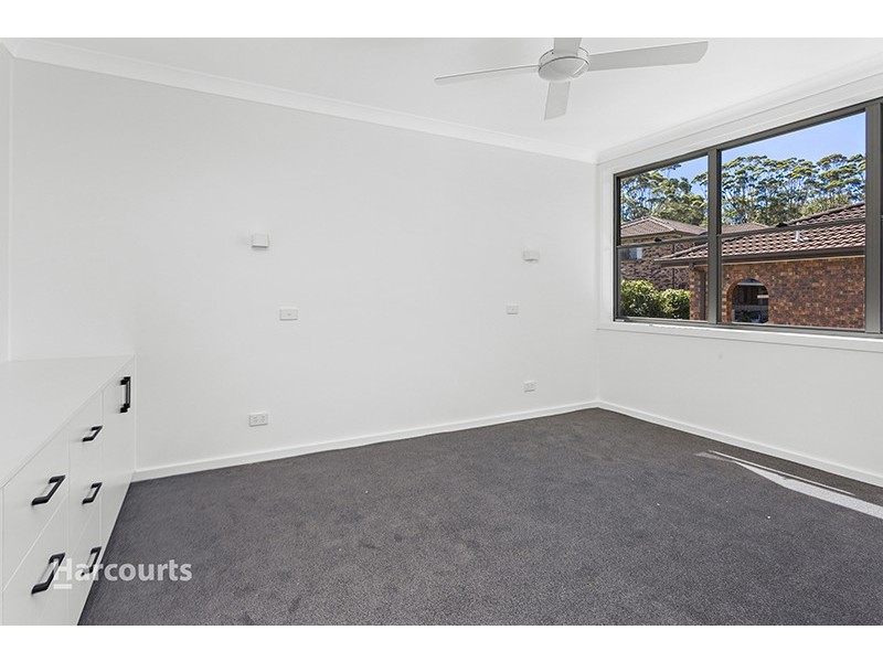 2/8 Ocean Beach Drive, Shellharbour NSW 2529