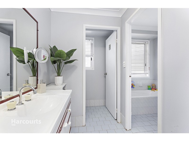 2/9 Burdekin Drive, Albion Park NSW 2527