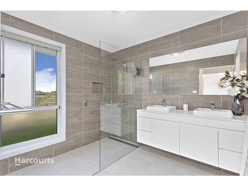 45 Brushgrove Circuit, Calderwood NSW 2527