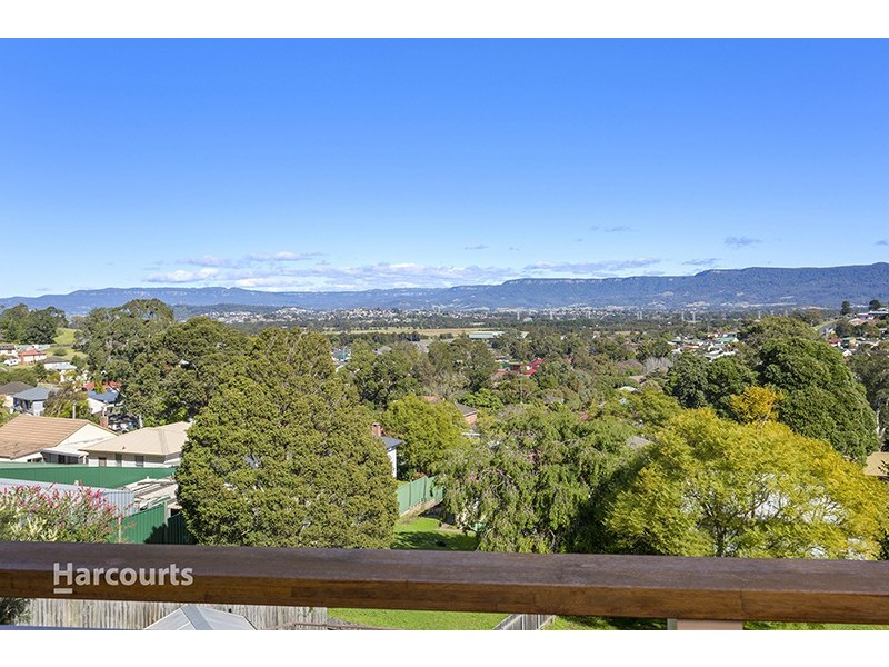 13 Pennant Crescent, Berkeley NSW 2506