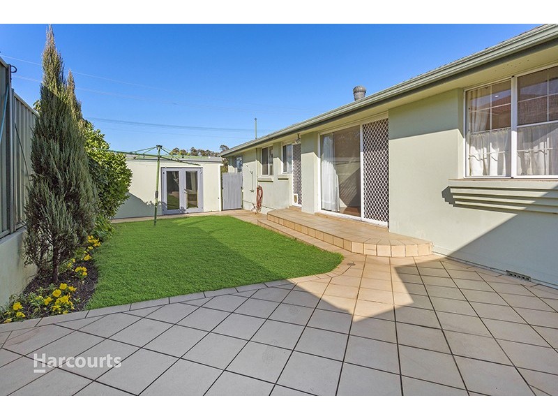 30 Mackenzie Avenue, Mount Warrigal NSW 2528