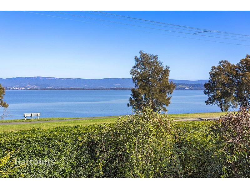 30 Mackenzie Avenue, Mount Warrigal NSW 2528