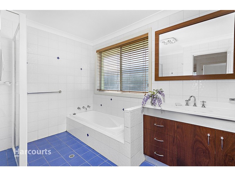 30 Mackenzie Avenue, Mount Warrigal NSW 2528