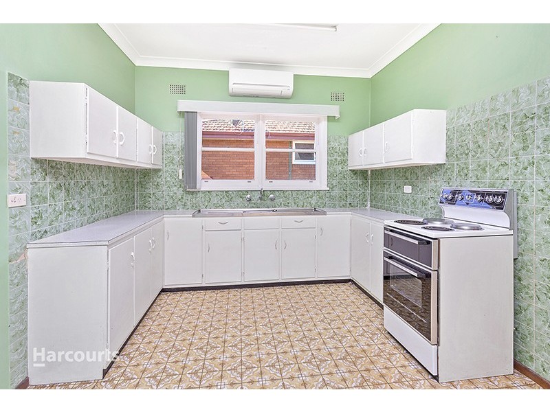 83 Parkes Street, Oak Flats NSW 2529